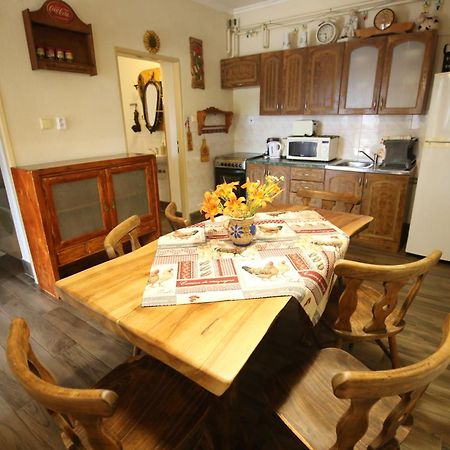 Hunter Villa Štúrovo Bagian luar foto
