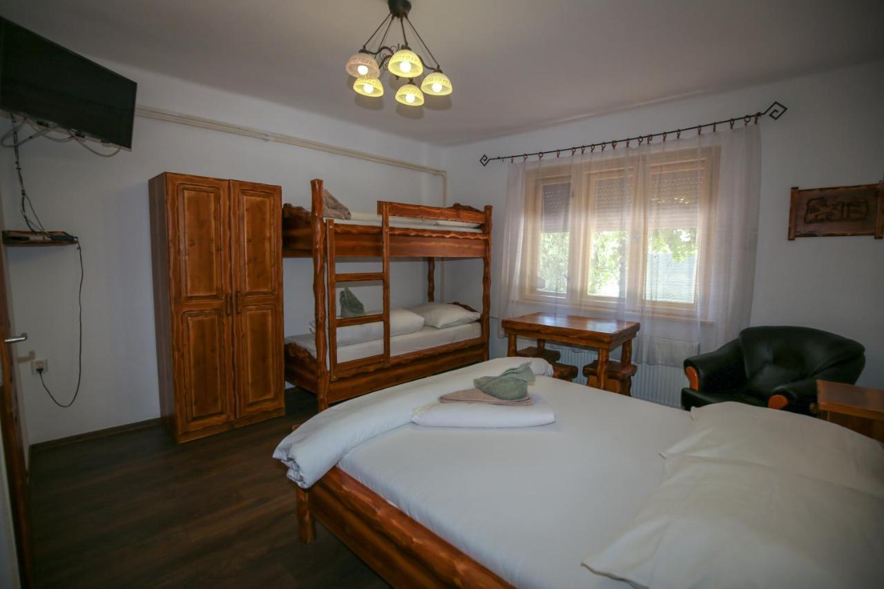 Hunter Villa Štúrovo Bagian luar foto