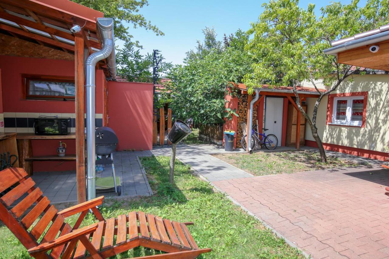 Hunter Villa Štúrovo Bagian luar foto
